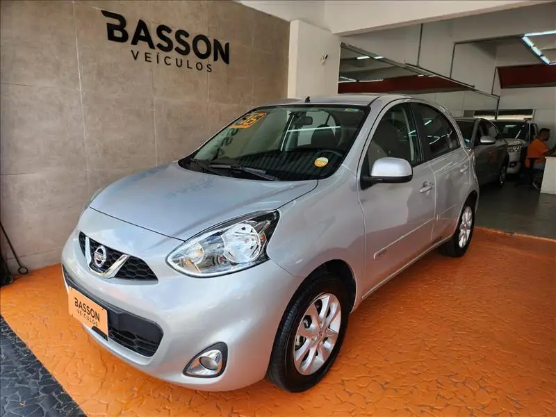 Nissan March 1.0 12V SV (Flex)