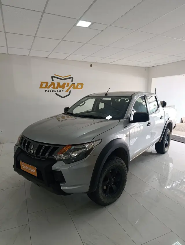 Carro Mitsubishi L200 2022 Triton GL 2.4