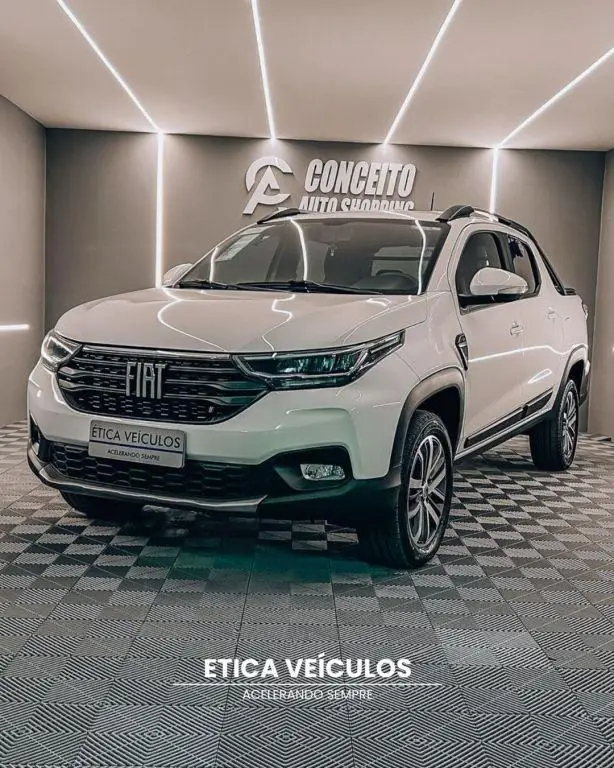 Carro Fiat Strada 2023 Volcano 1.3 8V CD AT