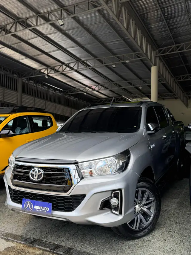 Carro Toyota Hilux Cabine Dupla 2020 Hilux 2.8 TDI SRV CD 4x4 (Aut)