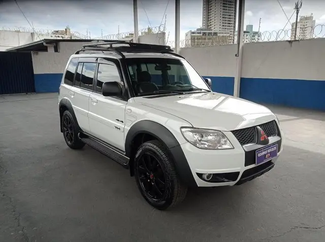 Carro Mitsubishi Pajero TR4 2012 2.0 16V 4X4 (Flex)
