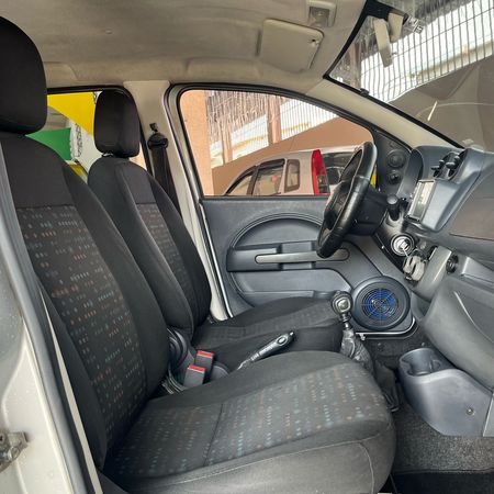 Uno Vivace 1.0 8V (Flex) 4p