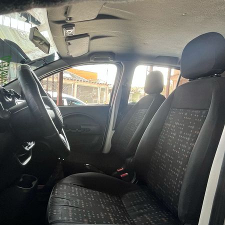 Uno Vivace 1.0 8V (Flex) 4p