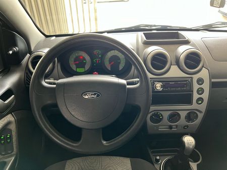 Fiesta Sedan 1.6 (Flex)