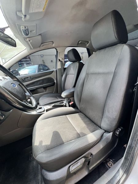 Focus Sedan GLX 2.0 16V (Flex)
