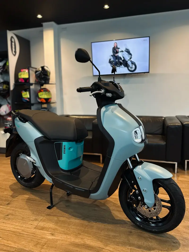 Yamaha Neo's Connected