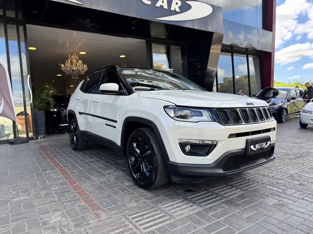 Carro Volkswagen Santana 2021 GLS 1.8