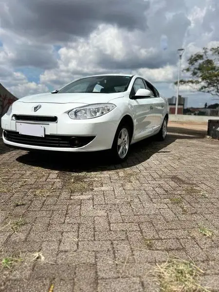 Carro Renault Fluence 2014 2.0 16V Dynamique (Flex)