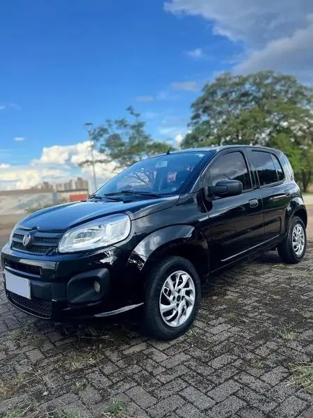 Fiat Uno Attractive 1.0 (Flex) 4p