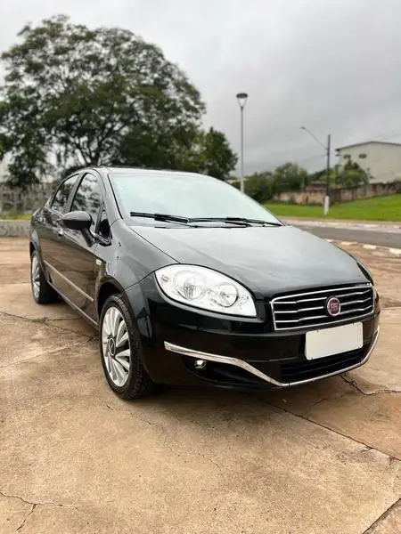 Carro Fiat Linea 2016 Absolute 1.8 16V Dualogic (Flex)