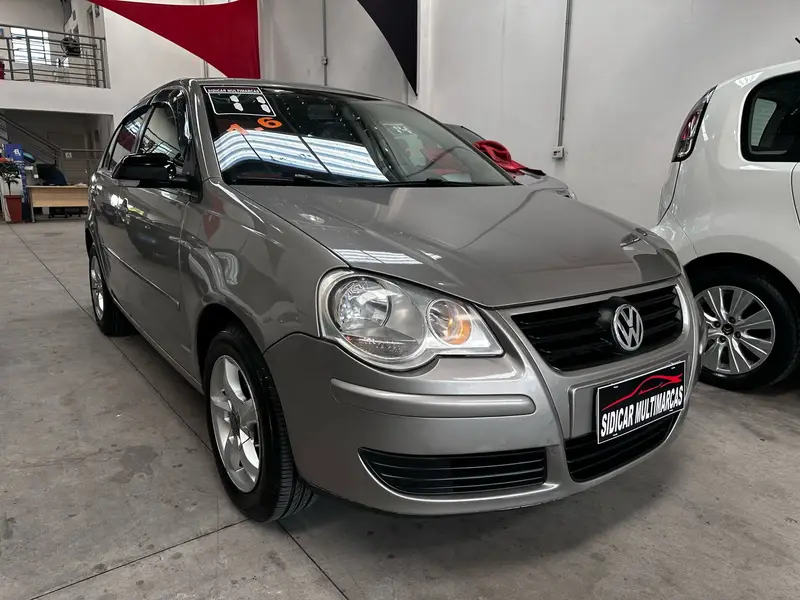 Volkswagen Polo Sedan 1.6 8V (Flex)
