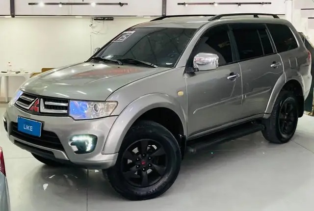 Carro Mitsubishi Pajero Dakar 2015 3.2 4WD (Aut)