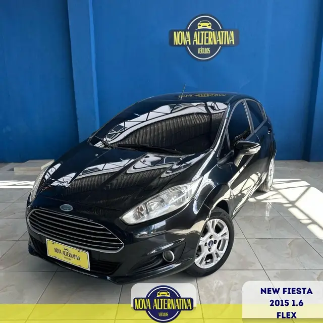 Carro Ford Fiesta Hatch 2015 SE 1.6 8V Flex 5p