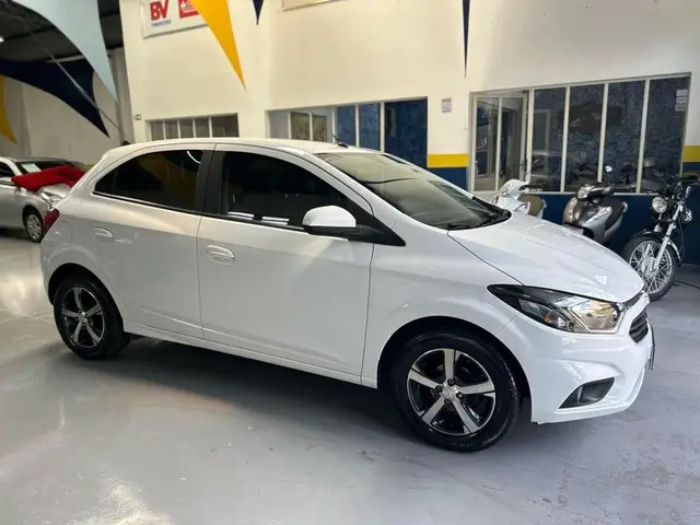 Carro Chevrolet Onix 2018 1.4 LTZ SPE/4 (Aut)
