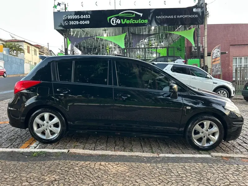 Nissan Tiida SL 1.8 (flex) (aut)