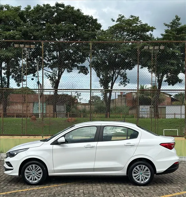 Carro Fiat Cronos 2024 Drive 1.3