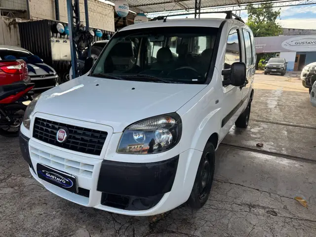 Carro Fiat Doblò 2020 Essence 1.8 16V (Flex)
