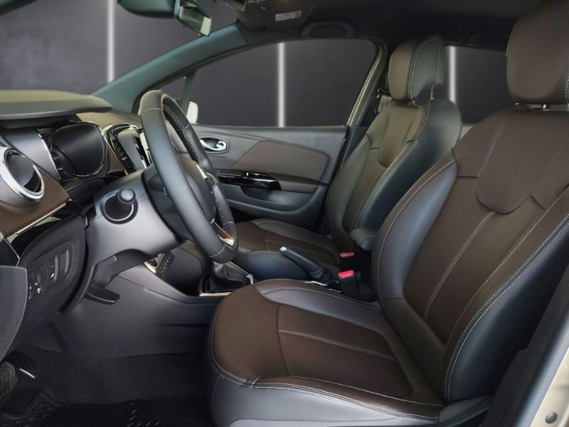 Captur Iconic 1.3 Turbo (flex) (Aut)6