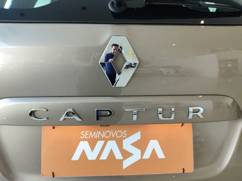 Captur Iconic 1.3 Turbo (flex) (Aut)15
