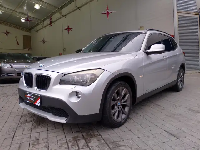 Carro BMW X1 2011 2.0 sDrive18i Top (Aut)