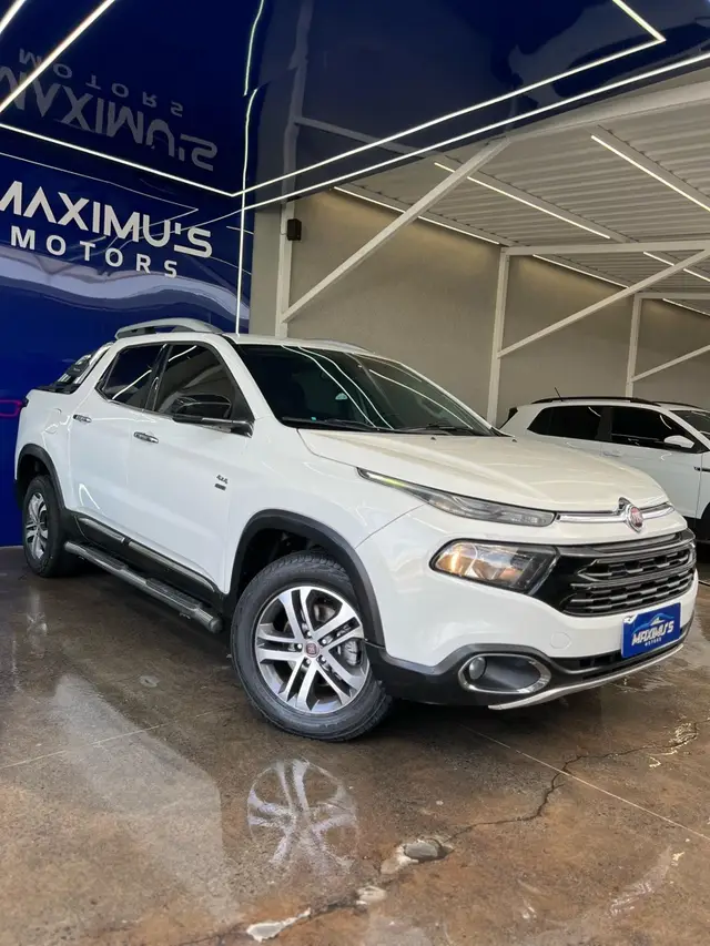 Carro Fiat Toro 2018 Volcano 2.0 diesel AT9 4x4