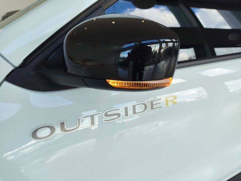Kwid Outsider 1.012