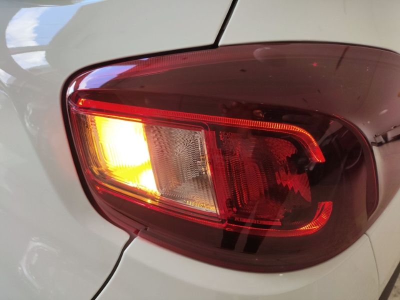 Kwid Outsider 1.013