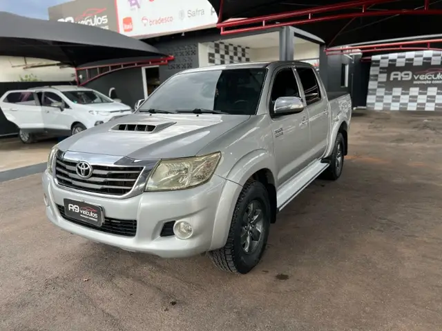Carro Toyota Hilux Cabine Dupla 2013 Hilux 3.0 TDI 4x4 CD SRV (Aut)