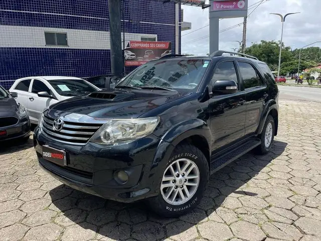 Carro Toyota Hilux SW4 2013 SRV 3.0 TDI 4X4 (5 Lugares)