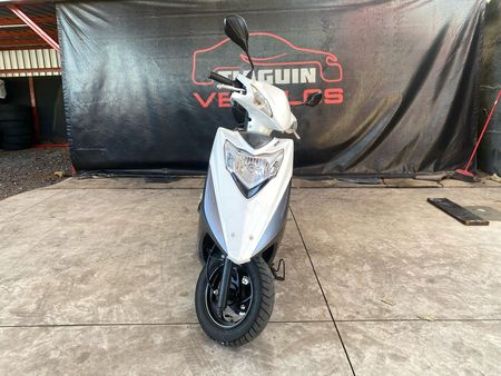 Lindy 125 CBS