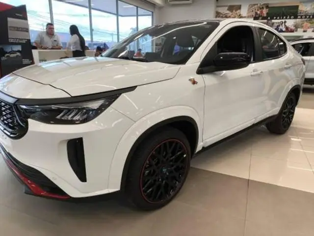 Carro Fiat Fastback 2025 Abarth