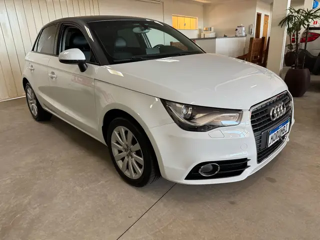 Carro Audi A1 2013 1.4 TFSI Sportback Attraction S Tronic