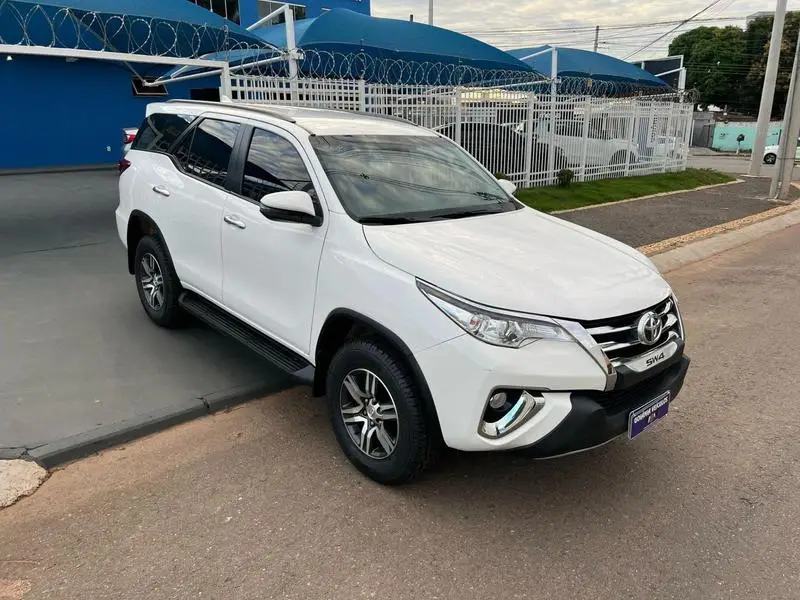 Toyota 2.7 SRV 7L 4x2 (Aut) (Flex)