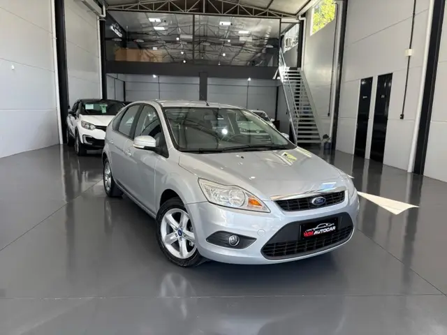 Carro Ford Focus Hatch 2013 GLX 2.0 16V (Flex)