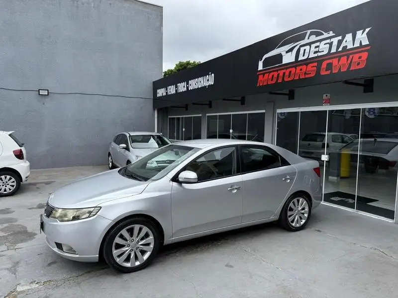 Kia Cerato 1.6 16V (Aut)