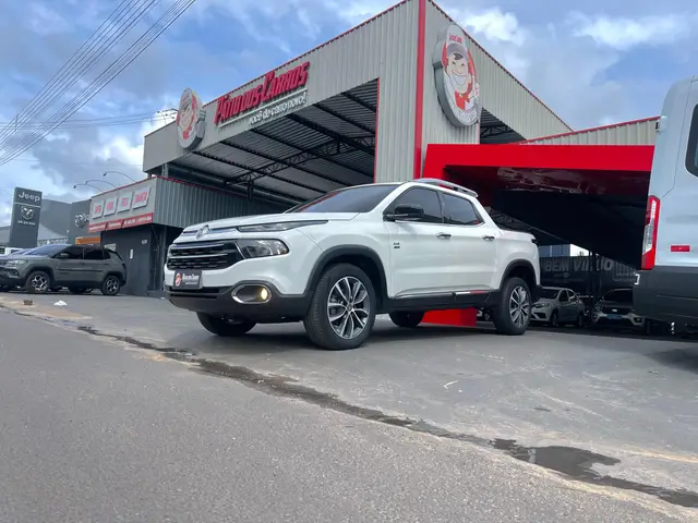 Carro Fiat Toro 2019 Volcano 2.0 diesel AT9 4x4