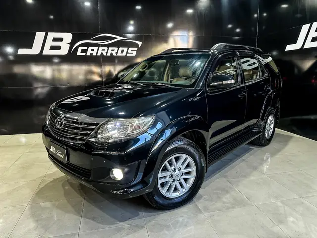 Carro Toyota Hilux SW4 2012 SRV 3.0 4X4 (7 Lugares)