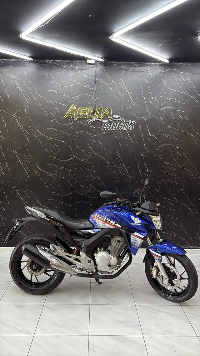 Carro Honda CB 250F Twister 2022 (CBS)