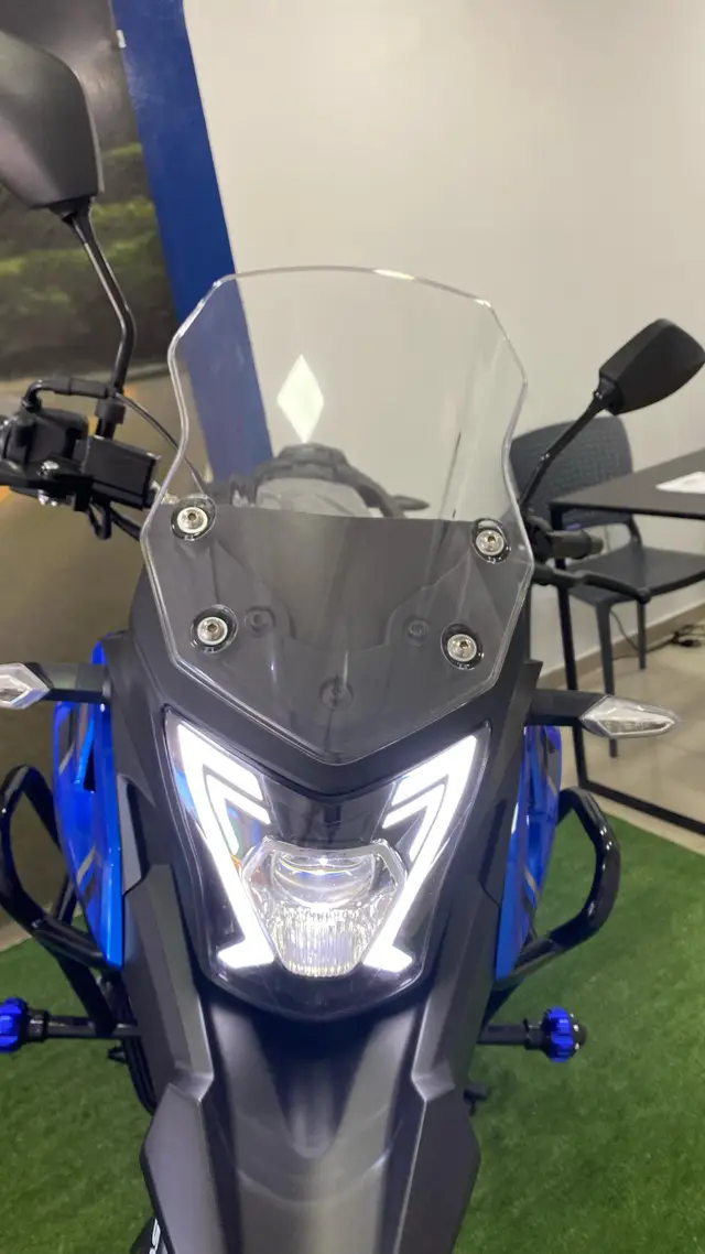 Moto Avelloz AZX 2025 160
