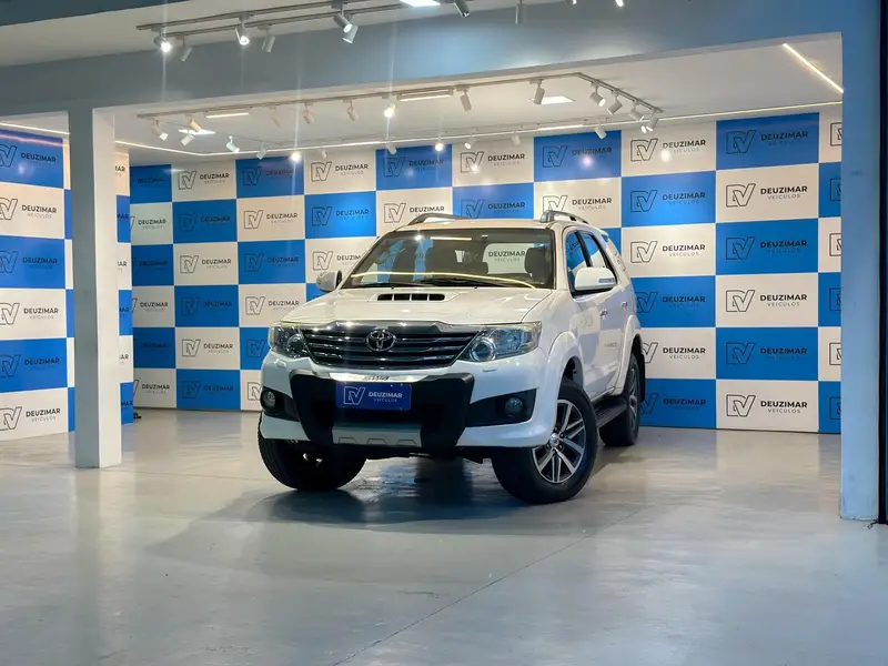 Toyota Hilux SW4 SRV 3.0 4X4 (7 Lugares)