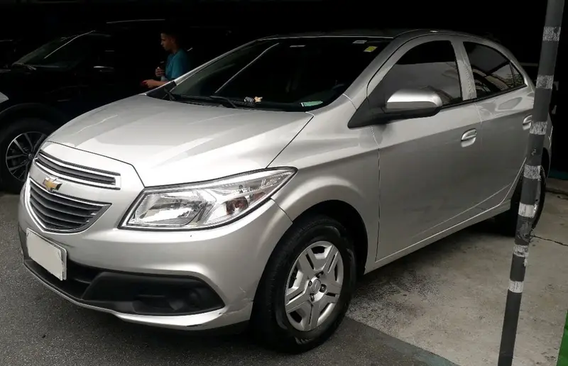Chevrolet Onix 1.0 LT SPE/4