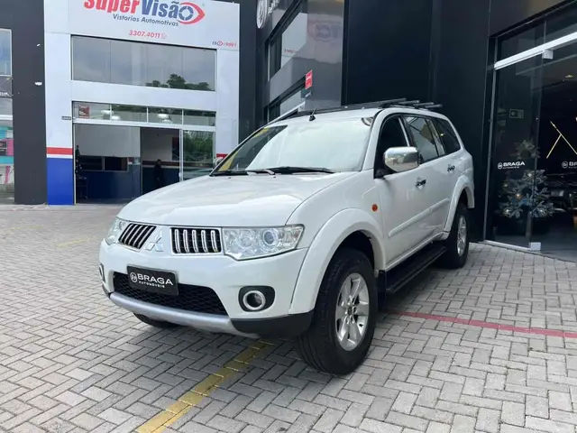 Carro Mitsubishi Pajero Dakar 2013 3.2 HPE 4WD (aut)