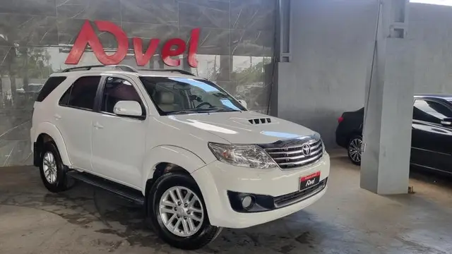 Carro Toyota Hilux SW4 2014 3.0 TDI 4x4 SRV 7L