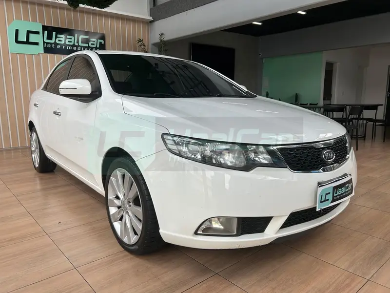 Kia Cerato 1.6 16V (Aut)