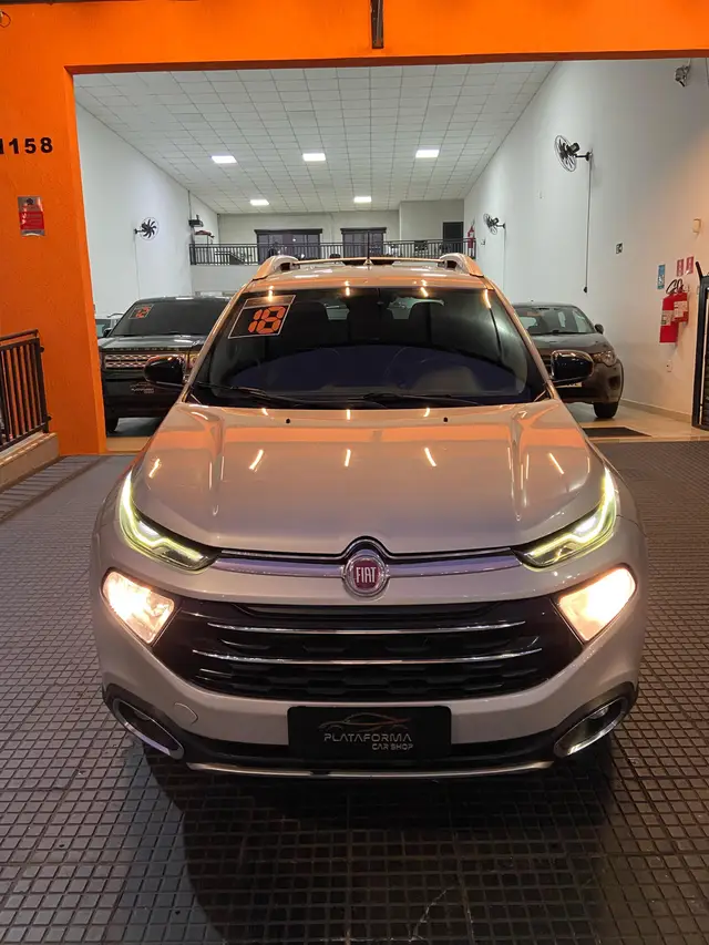 Carro Fiat Toro 2018 Volcano 2.0 diesel AT9 4x4