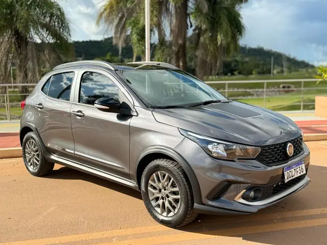 Carro Fiat Argo 2020 1.3 Trekking (Flex)
