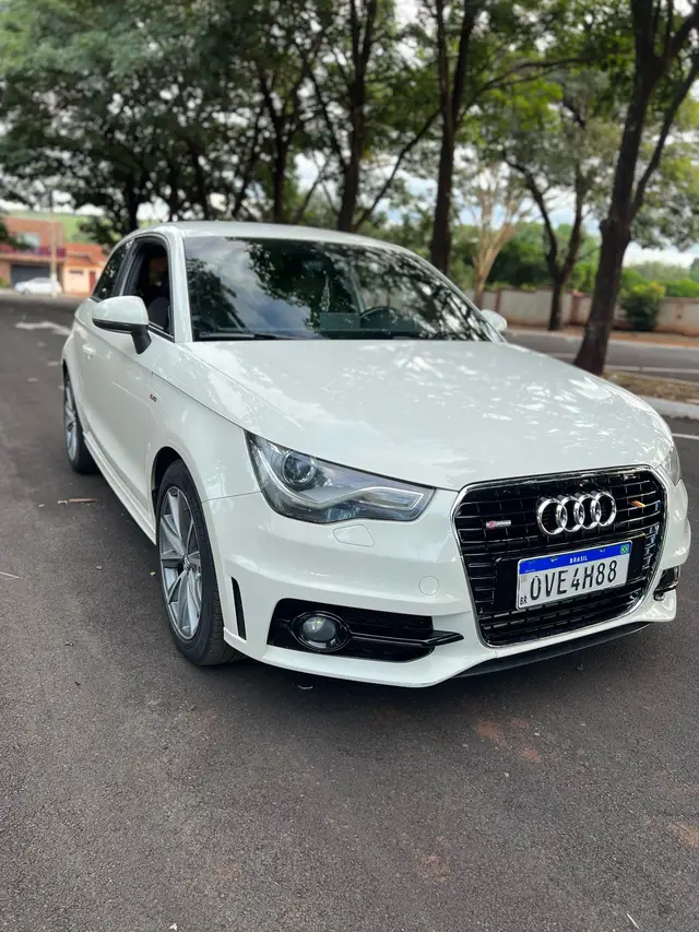 Carro Audi A1 2012 1.4 TFSI Attraction S Tronic