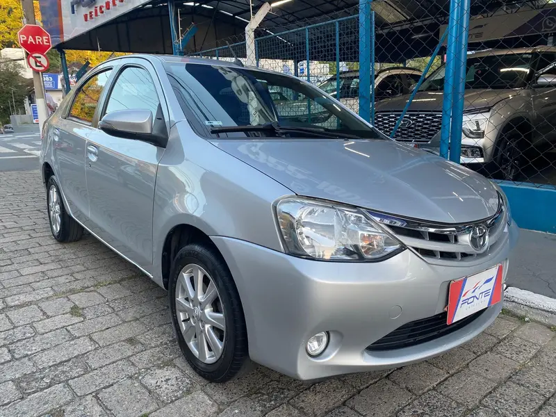 Toyota Etios Sedan XLS 1.5 (Flex)