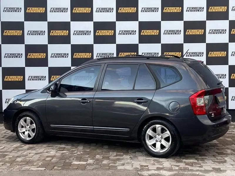 Kia Carens EX 2.0 16V