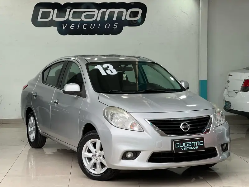 Nissan Versa 1.6 16V SL (Flex)